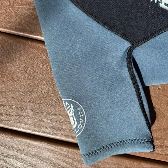 Body Glove Women’s Wet Suit - Picture 4 of 10